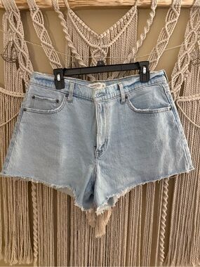 Light Wash Denim Cutoff Shorts - Classic High-Rise